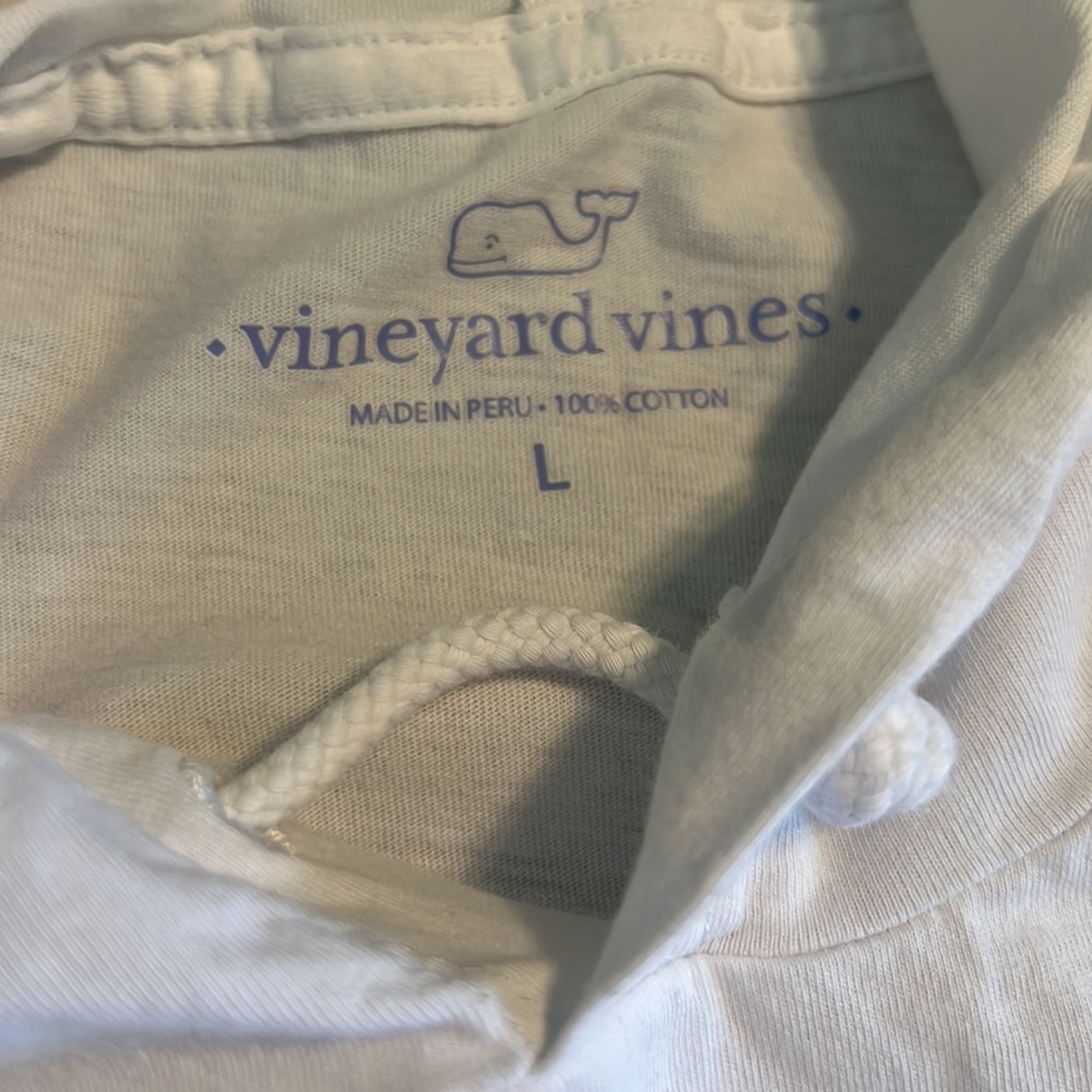 Vineyard Vines Valentine’s Day Lipstick Whale Long Sleeve Hooded Tee Shirt NWOT - Picture 4 of 4